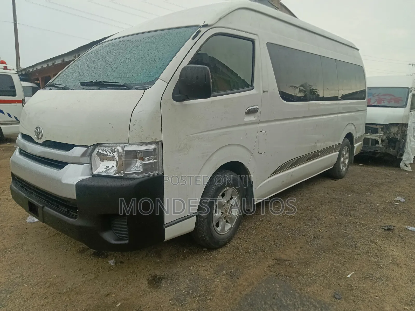 Toyota Grand HiAce 2017 White