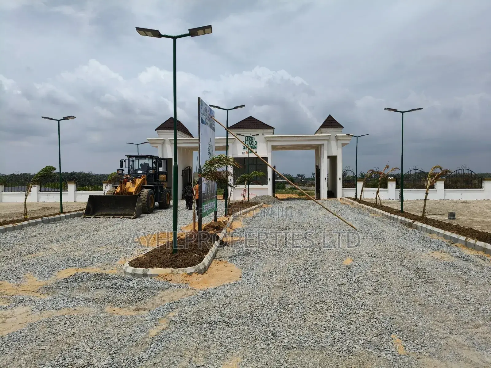 Leki Palacio Garden City
