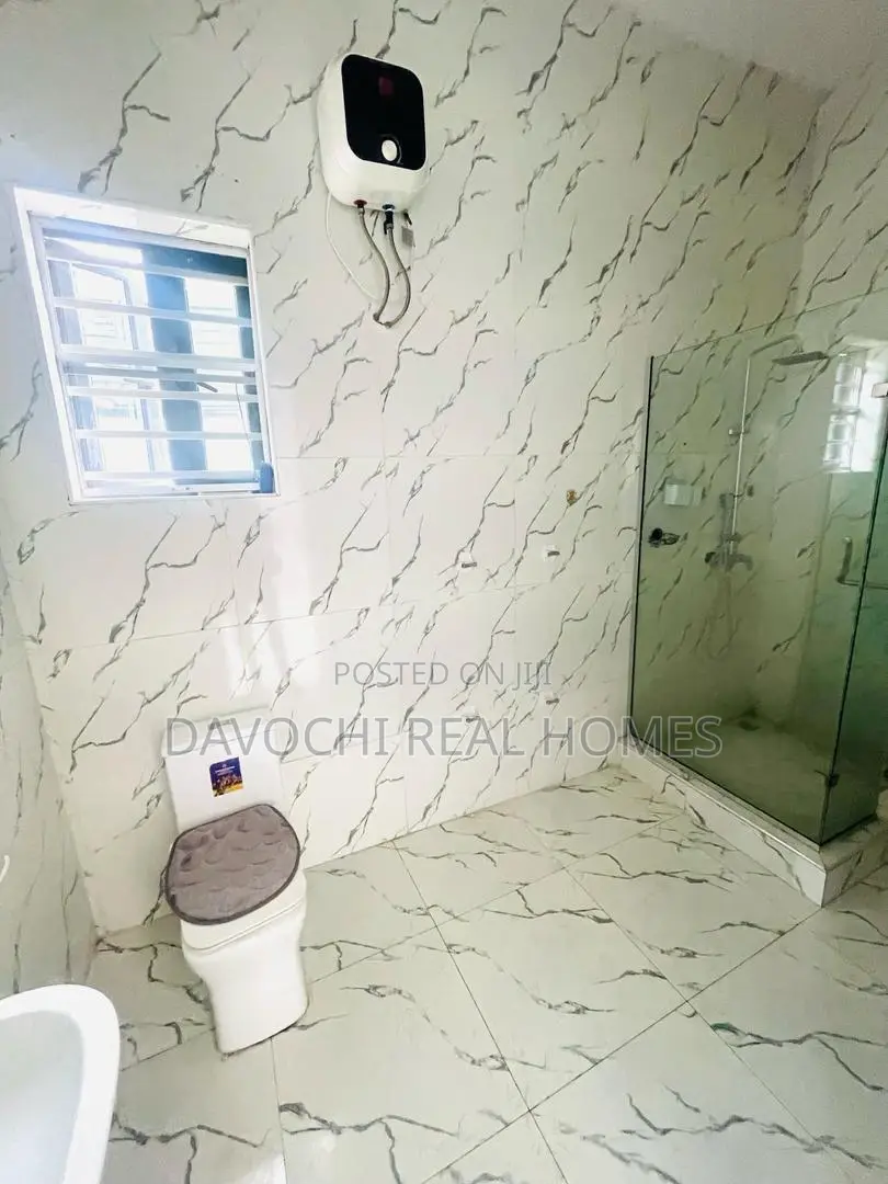 4bdrm Duplex in Chevron for rent
