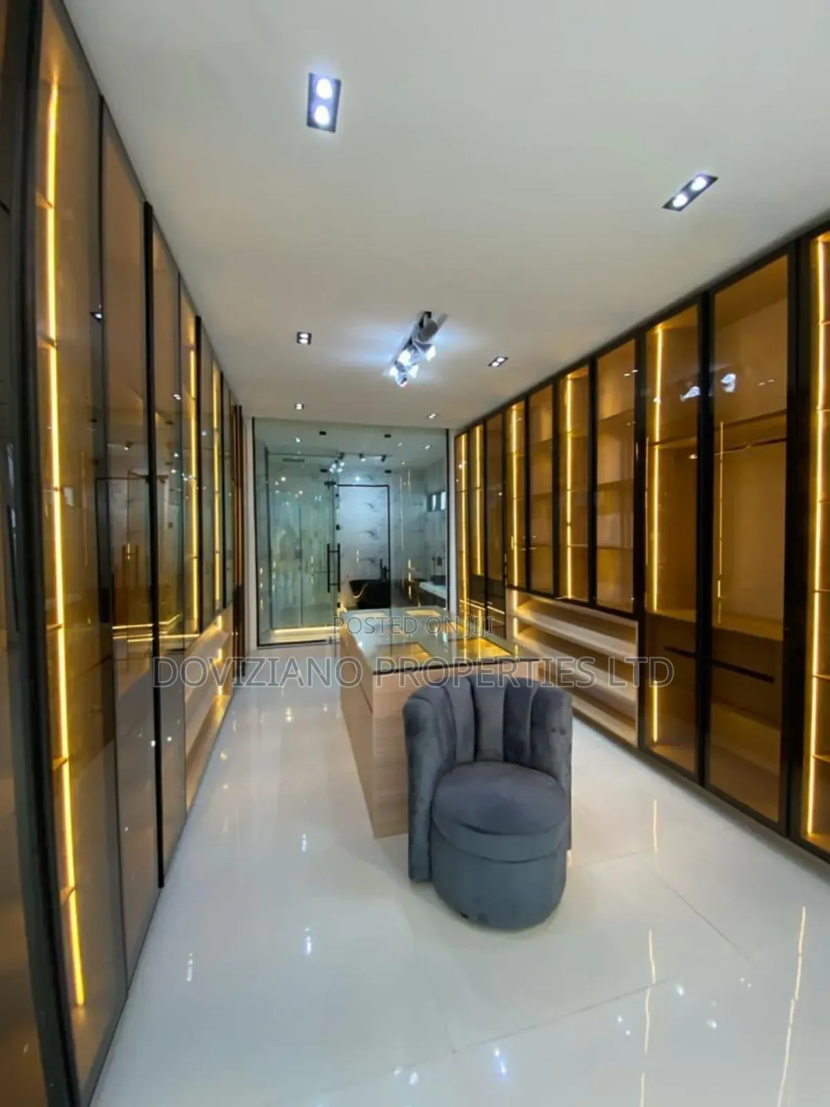 5bdrm Duplex in Ikota for sale