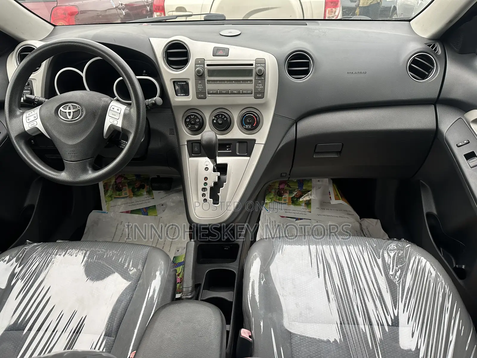 Toyota Matrix S Hatchback FWD (2.4L 4cyl 5A) 2010 Gray