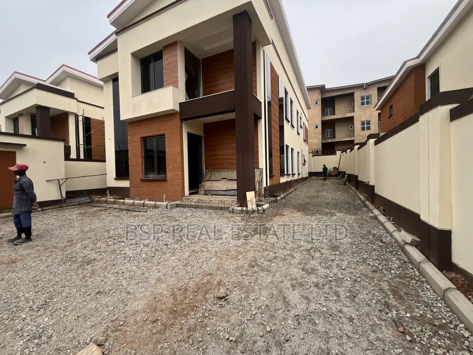 4bdrm Duplex in Life Camp for sale