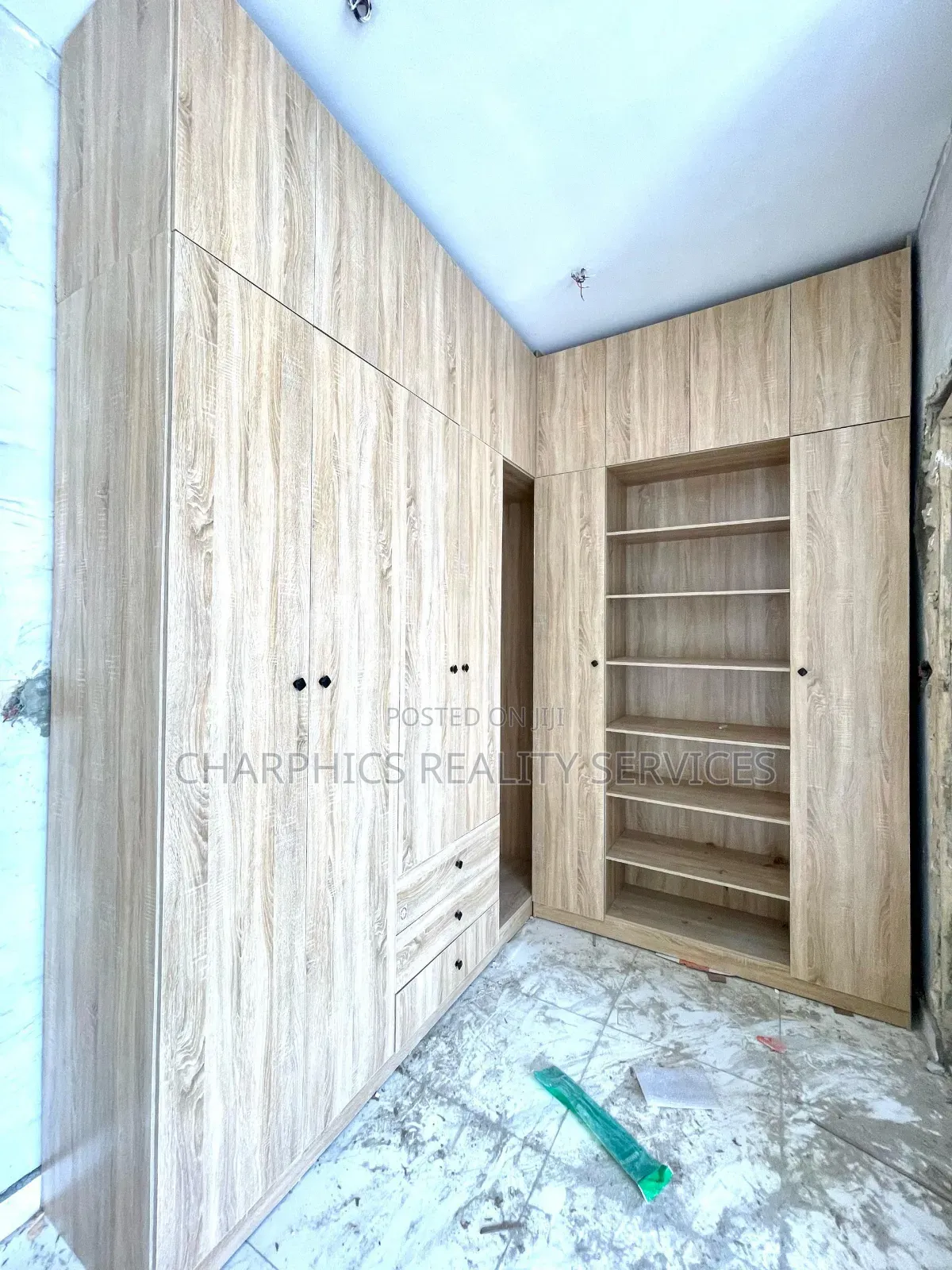 4bdrm Duplex in Ikota for sale