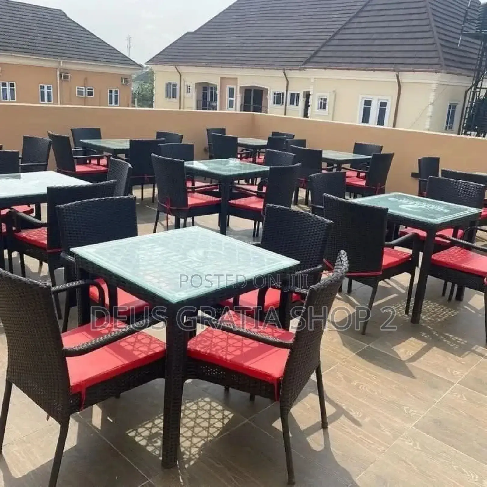 4 Seaters Outdoor Rattan Table and Chairs