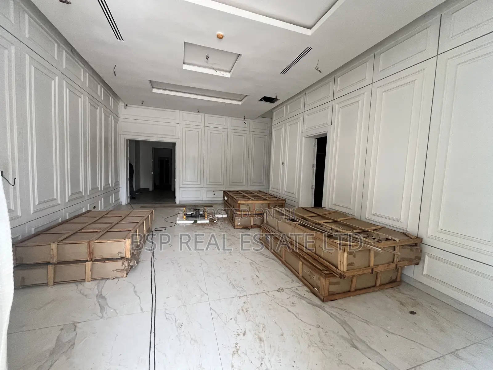 9bdrm Mansion in Maitama for sale