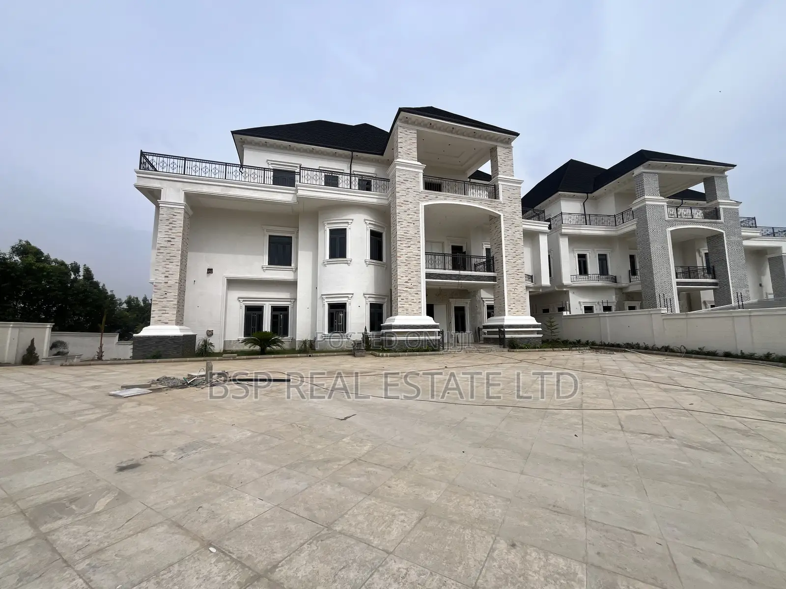9bdrm Mansion in Maitama for sale