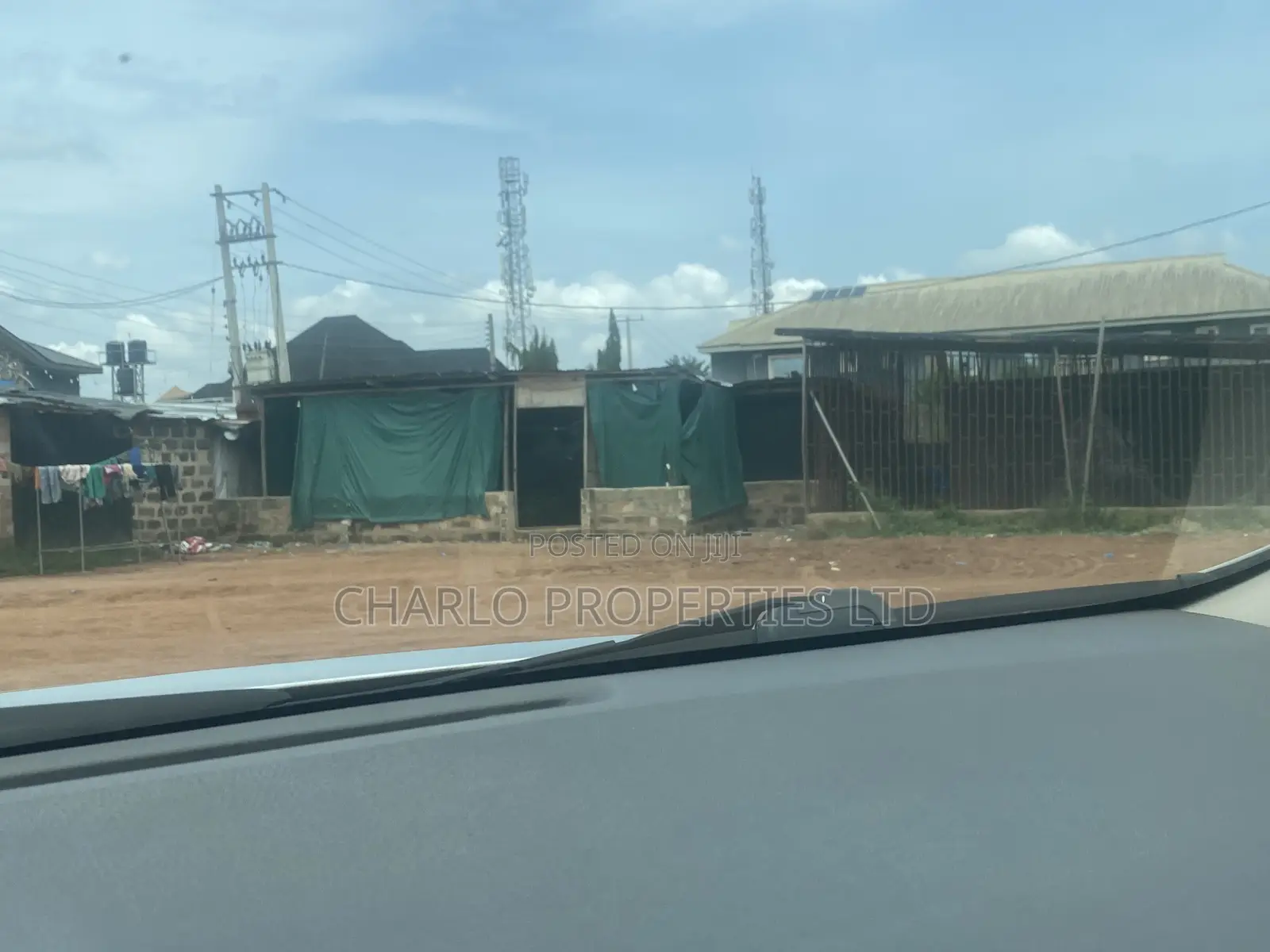 Genuine 200ft by 200ft(4plots) on a Tarred Road in Ugbor