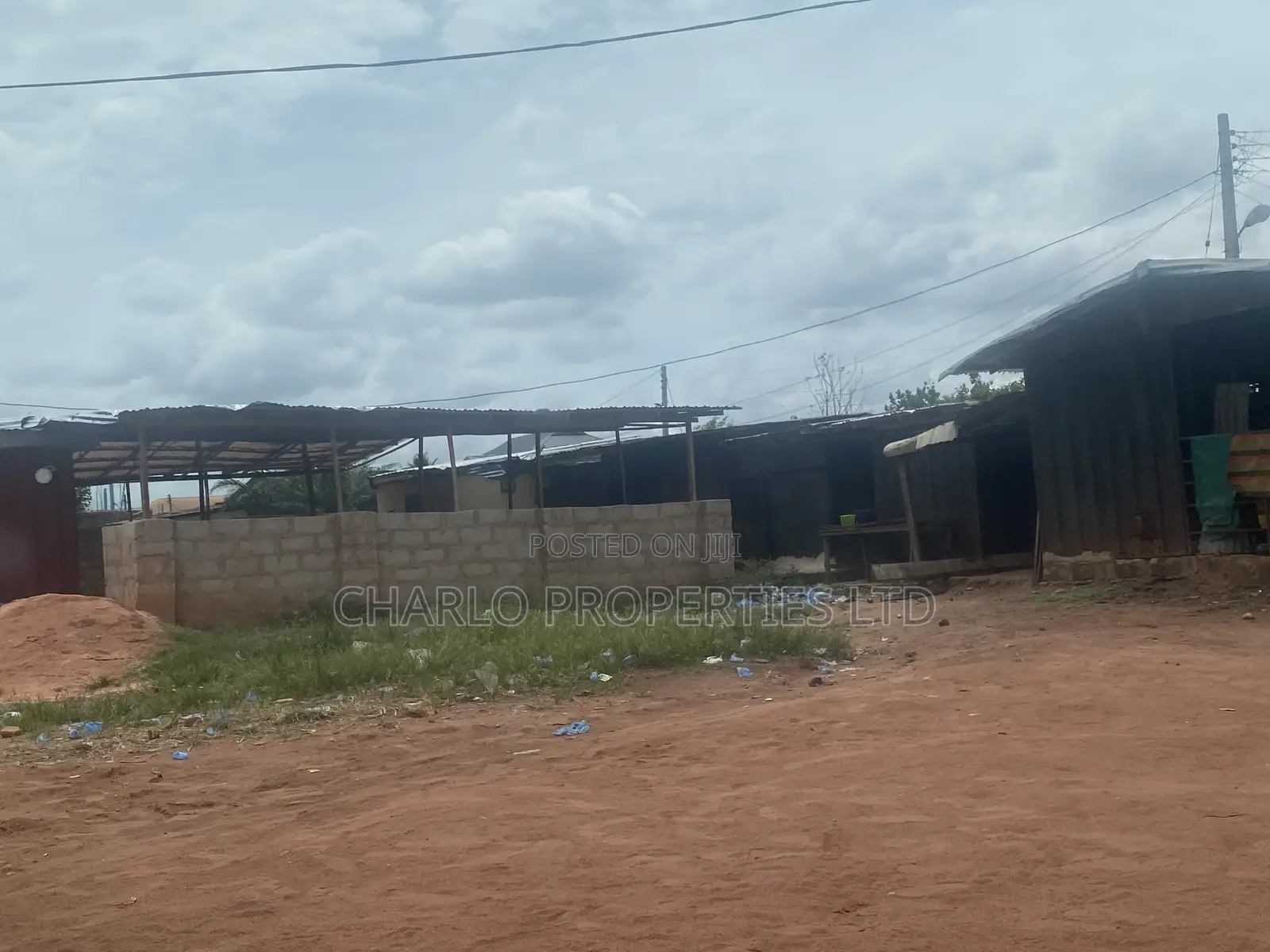 Genuine 200ft by 200ft(4plots) on a Tarred Road in Ugbor