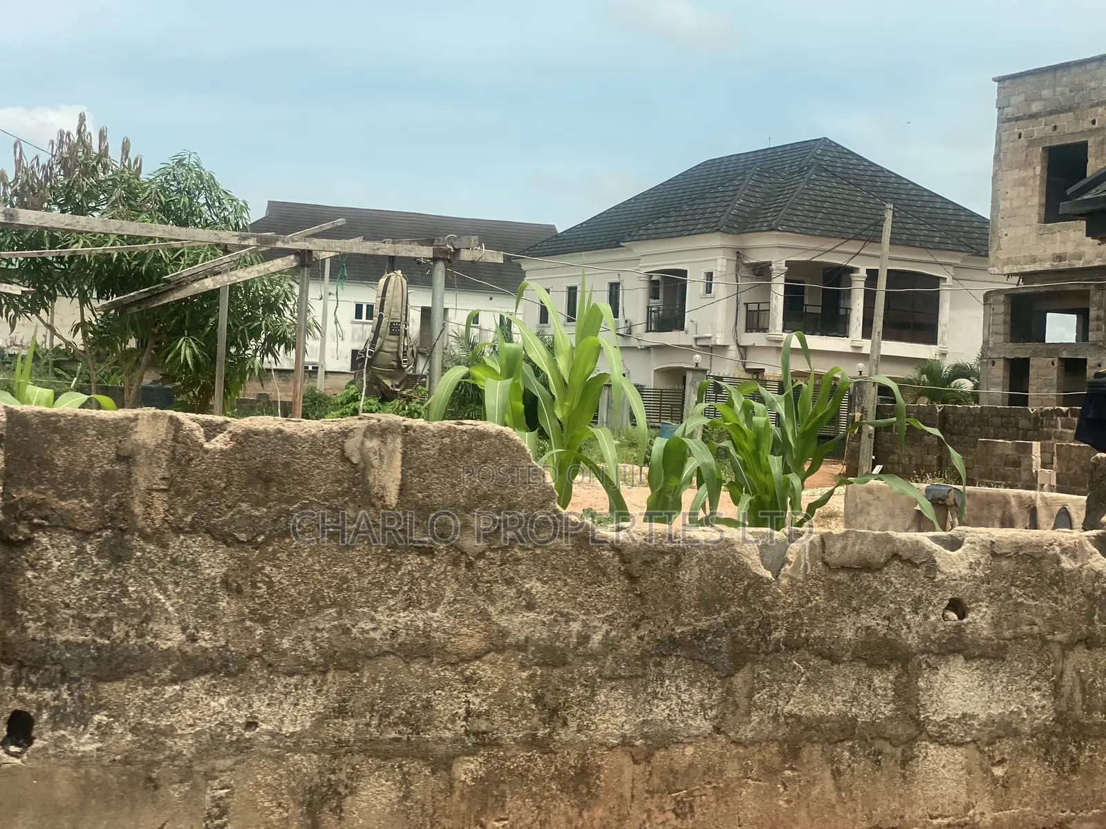 Genuine 200ft by 200ft(4plots) on a Tarred Road in Ugbor