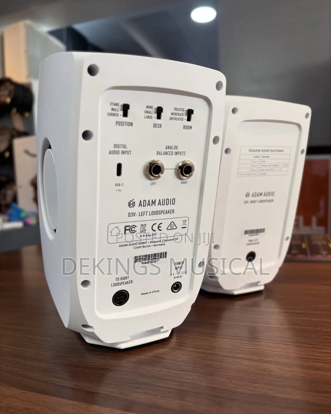 Adam Audio D3v Studio Monitor Usb-C Connection