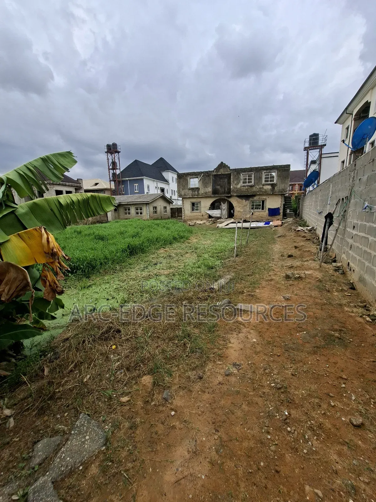 Dry Land With Setback of 2units of Bedroom