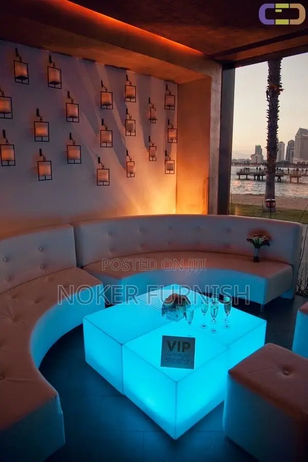 Club Chair/ Hotel