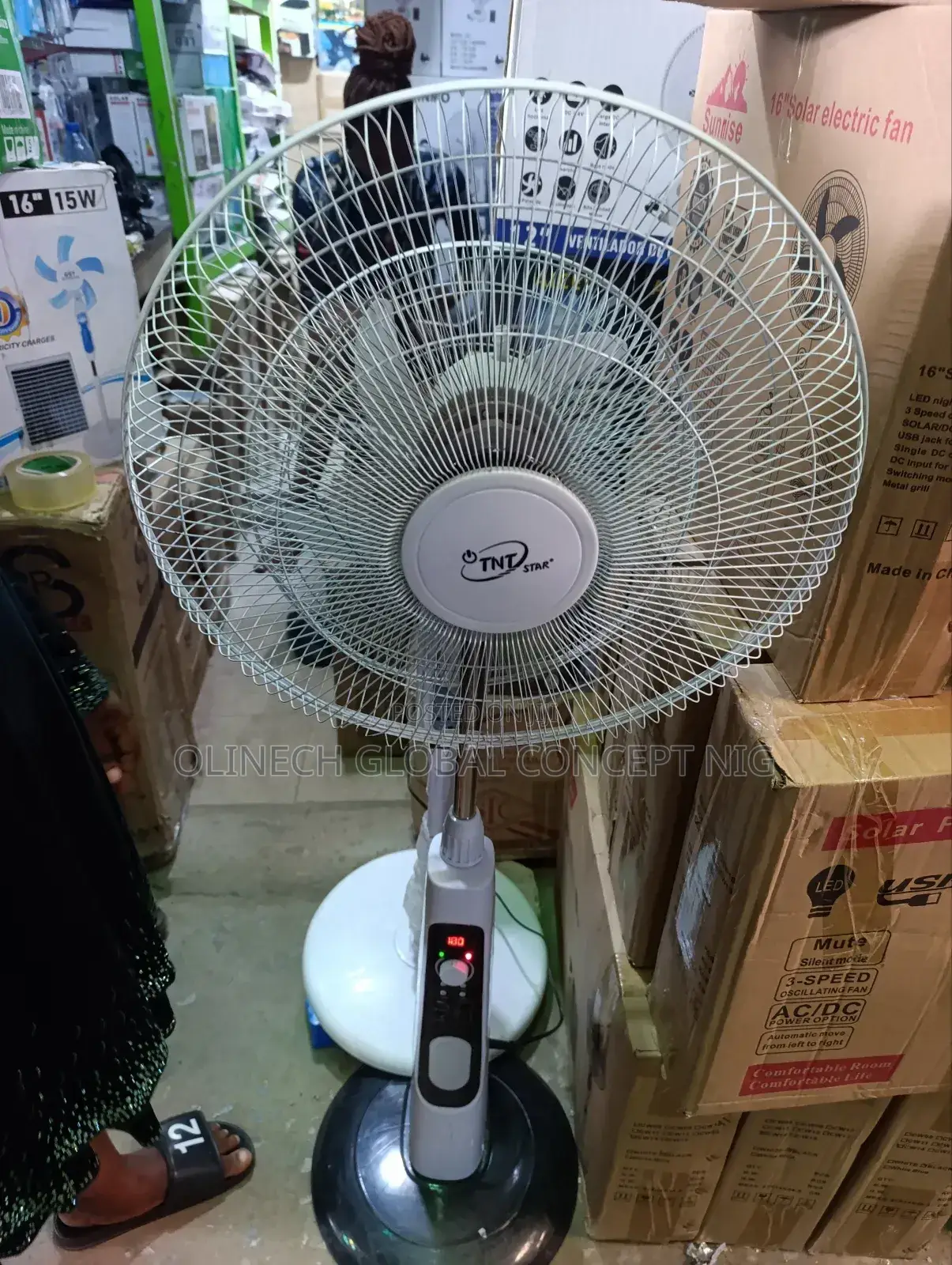 Tnt Star 18 Inches Rechargeable Solar Standing Fan