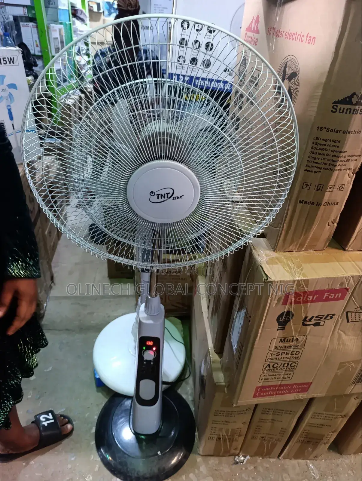 Tnt Star 18 Inches Rechargeable Solar Standing Fan