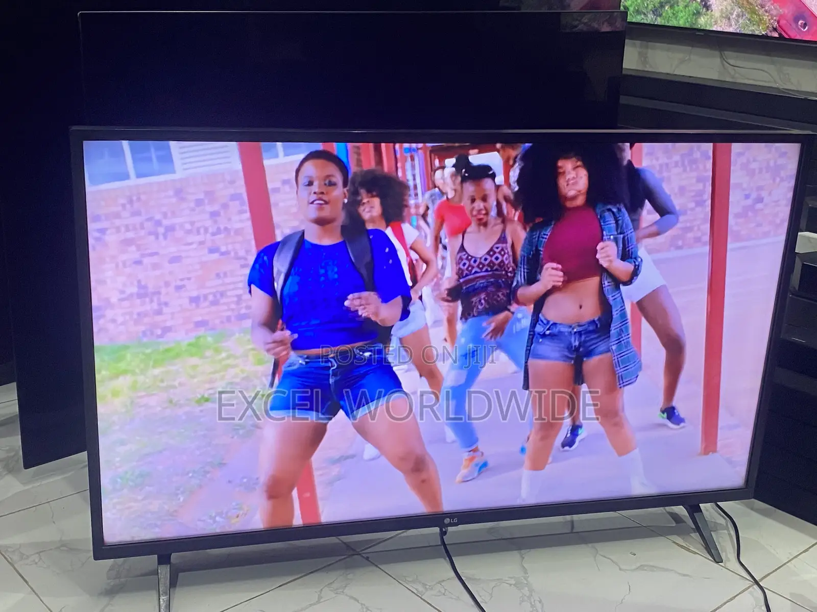 Ultra Slim 43” Lg Webos Smart