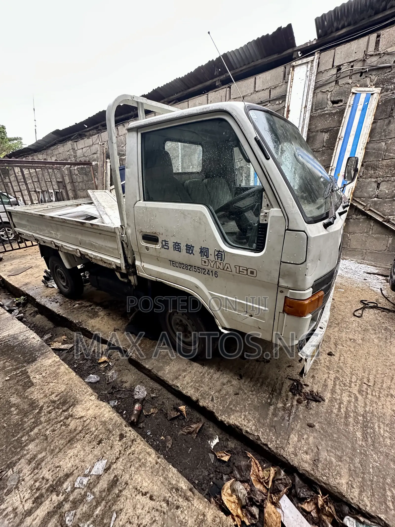 Toyota Dyna 150 2011 White