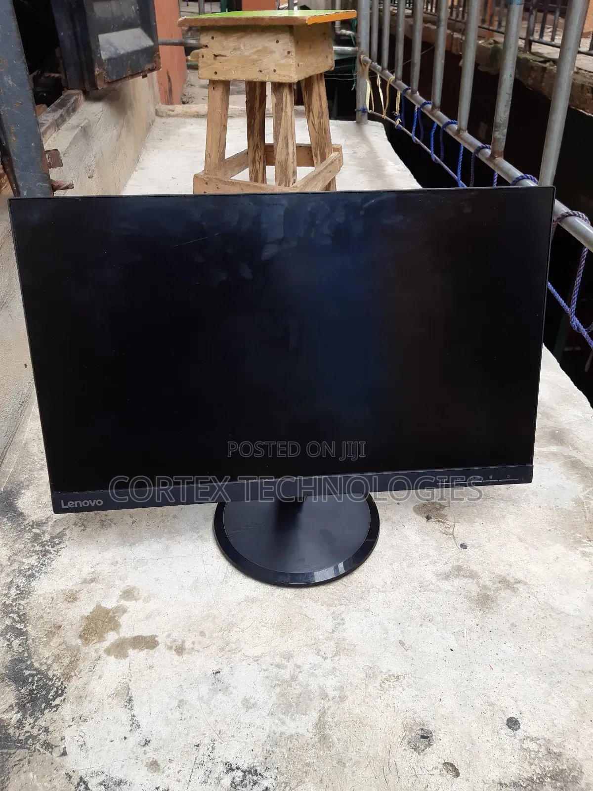 Lenovo 24 Inches Ips Frameless