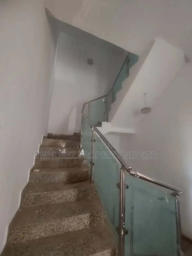 Studio Apartment in Lekki Conseevation, Chevron for rent