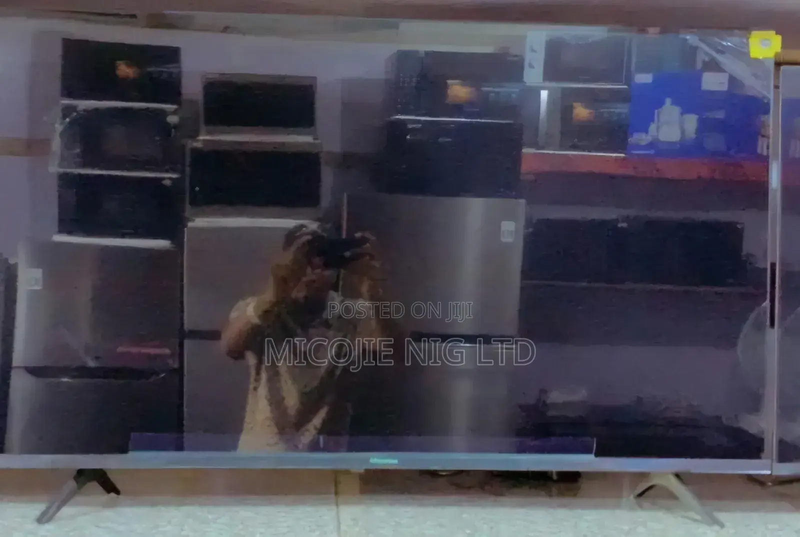 Hisense 43inchs Smart TV