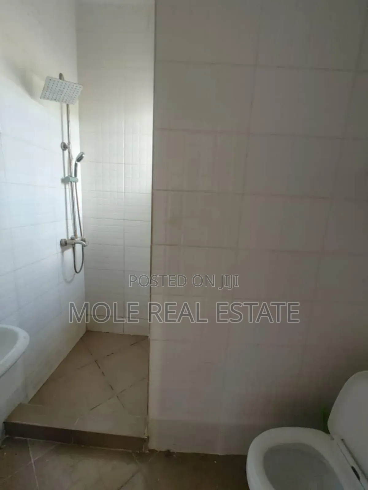 3bdrm Block of Flats in Gowon Estate, Egbeda / Egbeda for sale