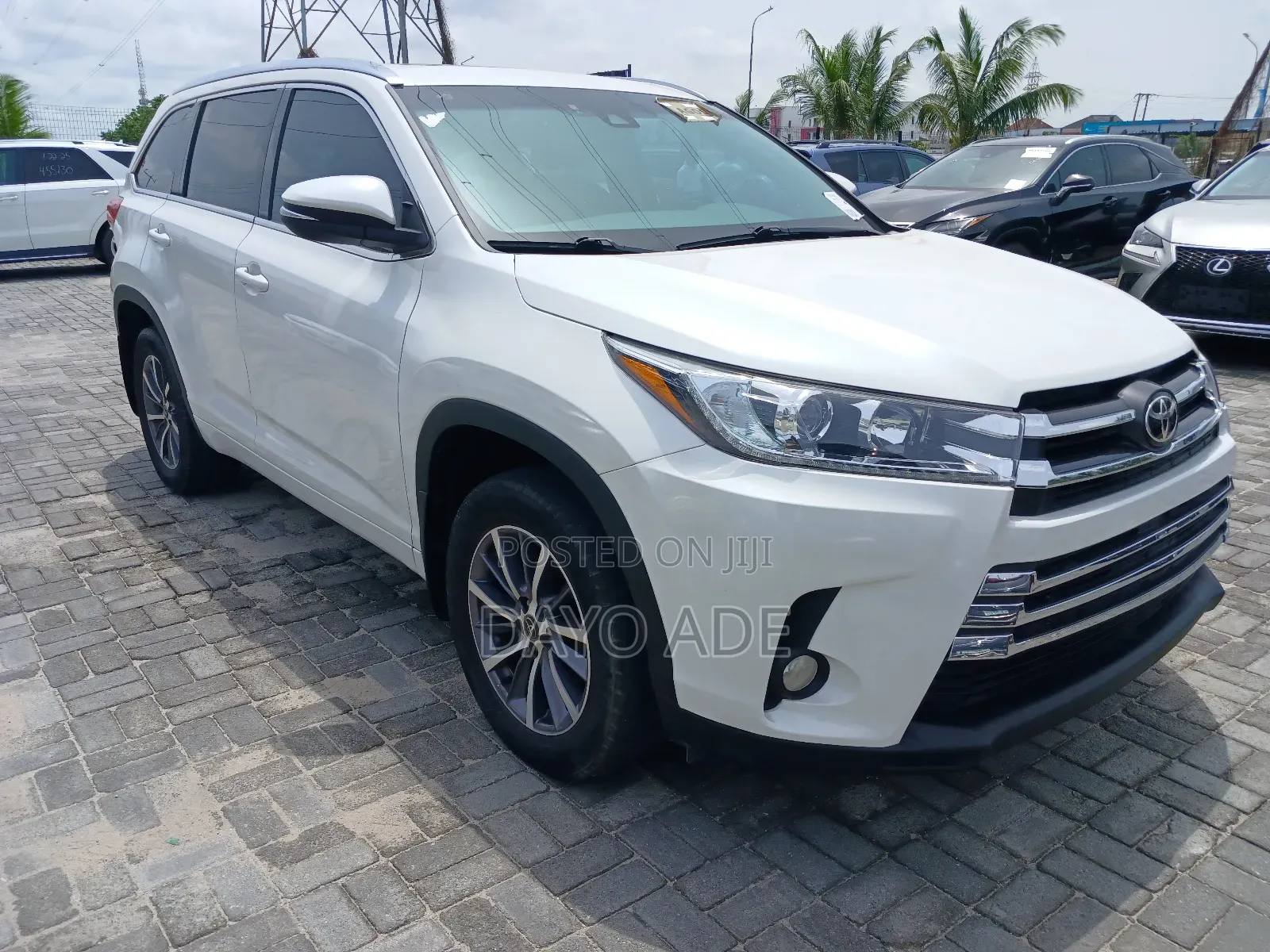 Toyota Highlander XLE 4x2 V6 (3.5L 6cyl 8A) 2017 White