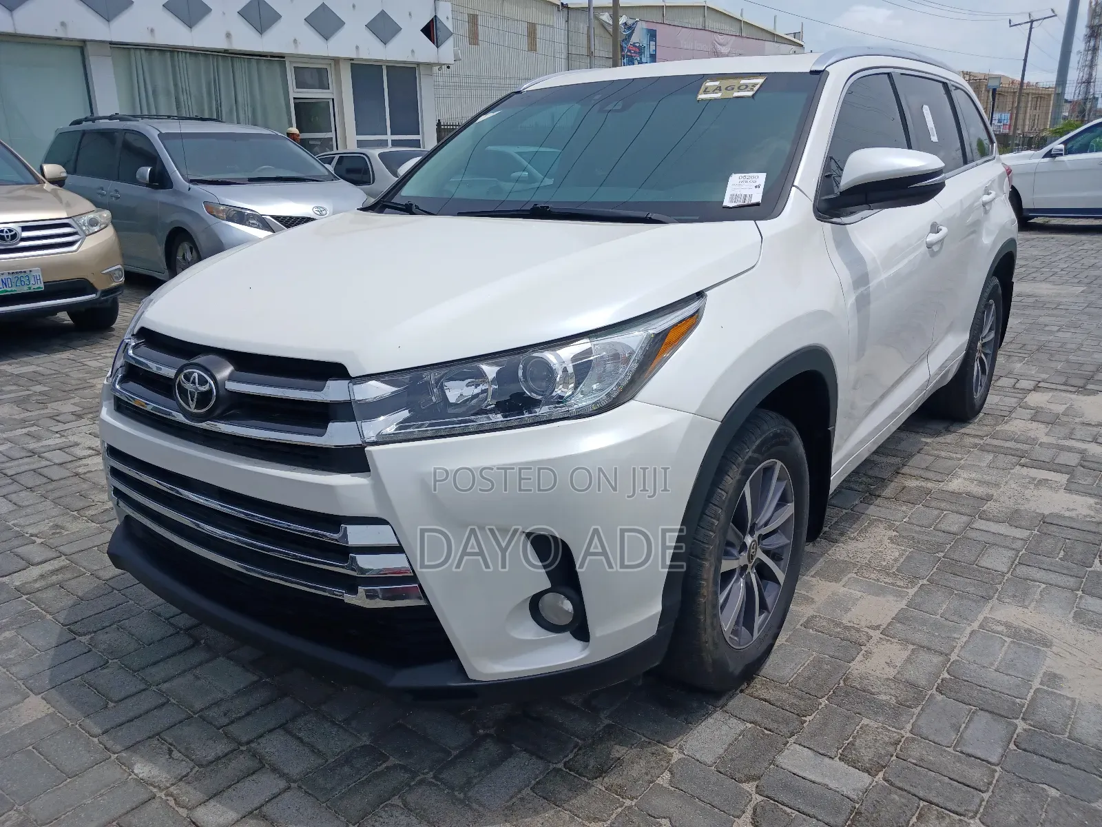 Toyota Highlander XLE 4x2 V6 (3.5L 6cyl 8A) 2017 White