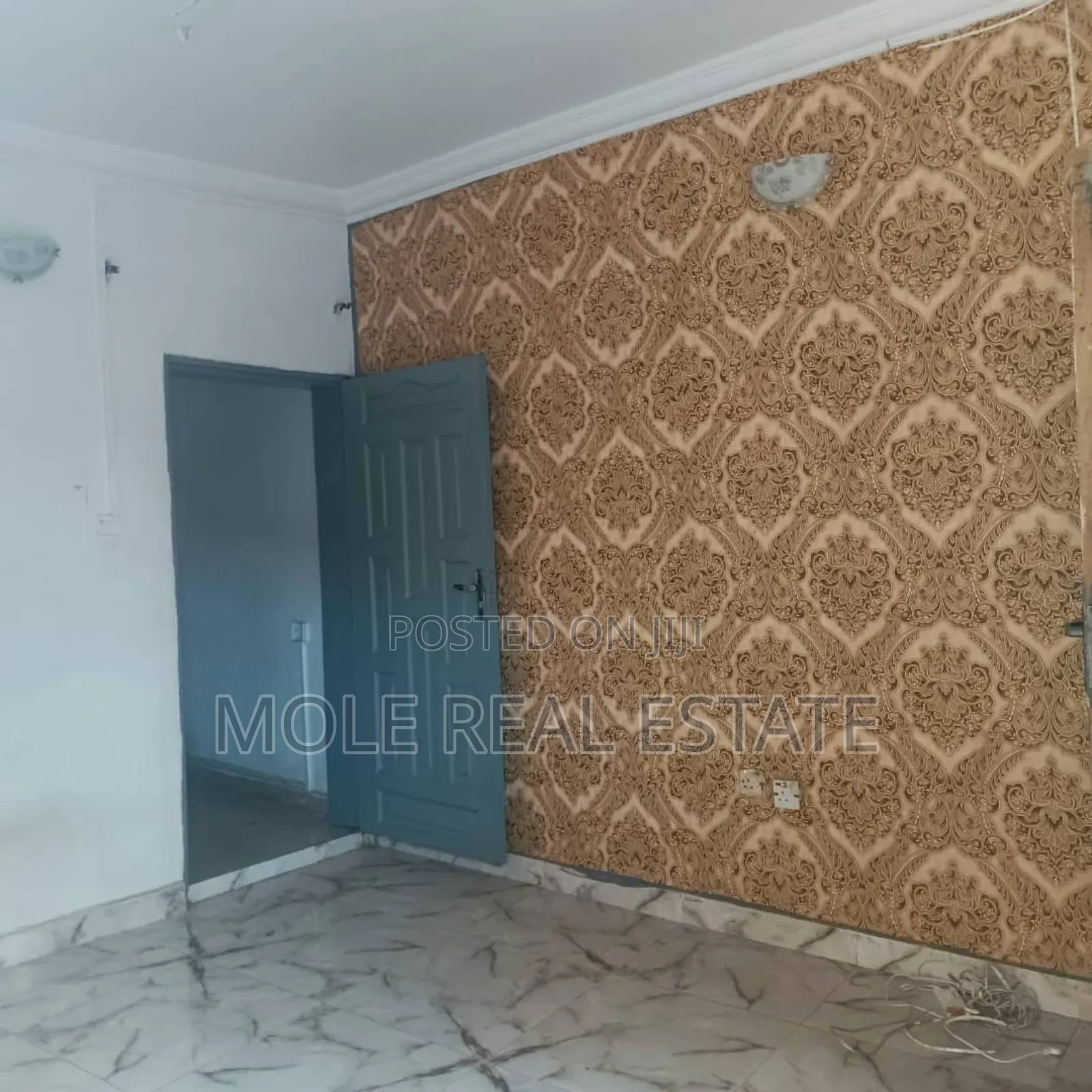 3bdrm Block of Flats in Diamond Estate, Ifako-Ijaiye for sale