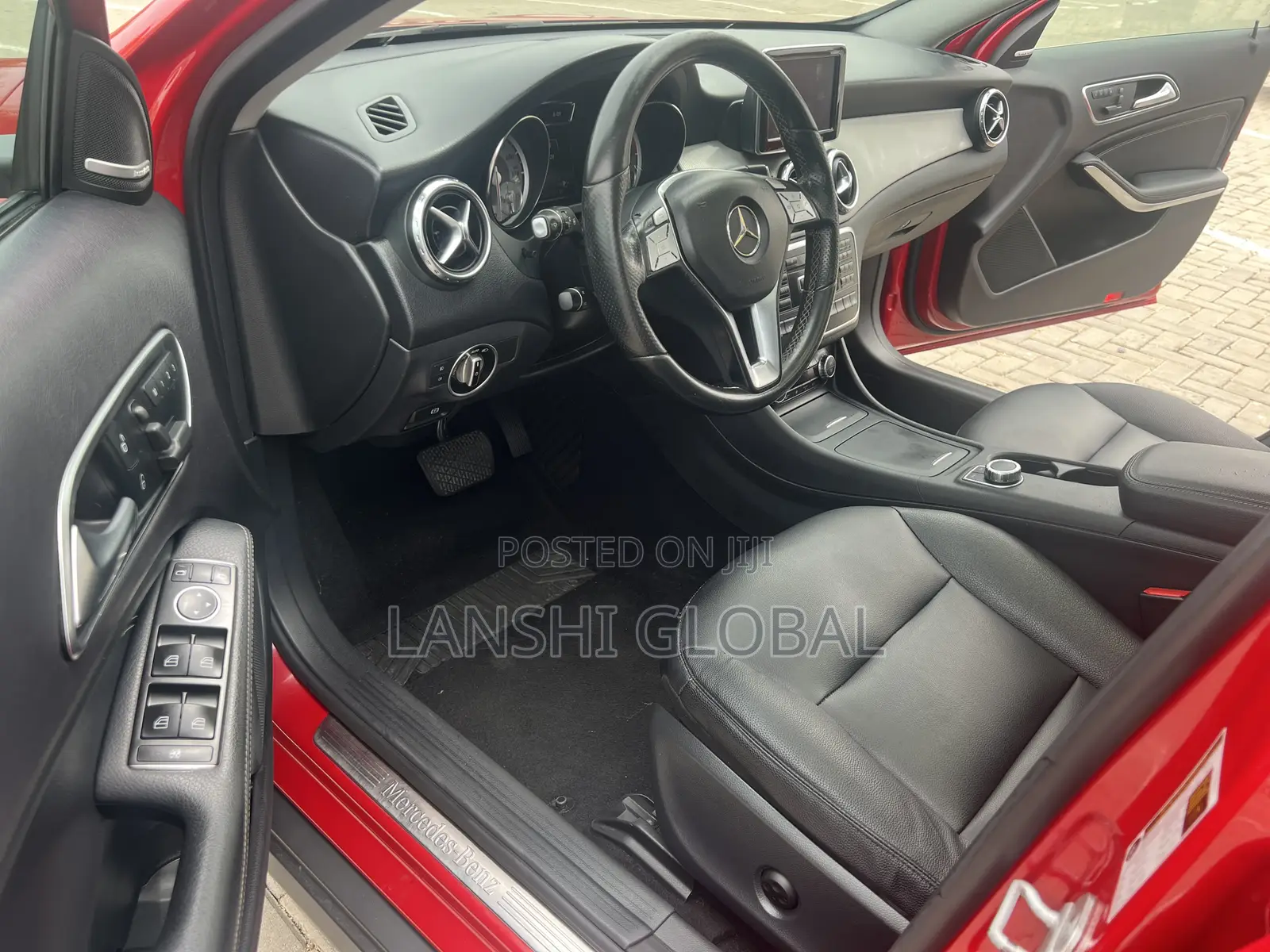 Mercedes-Benz GLA 250 2015 Red
