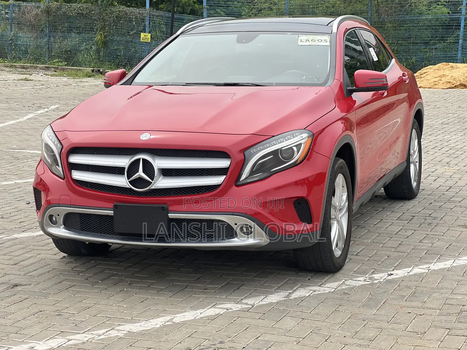 Mercedes-Benz GLA 250 2015 Red
