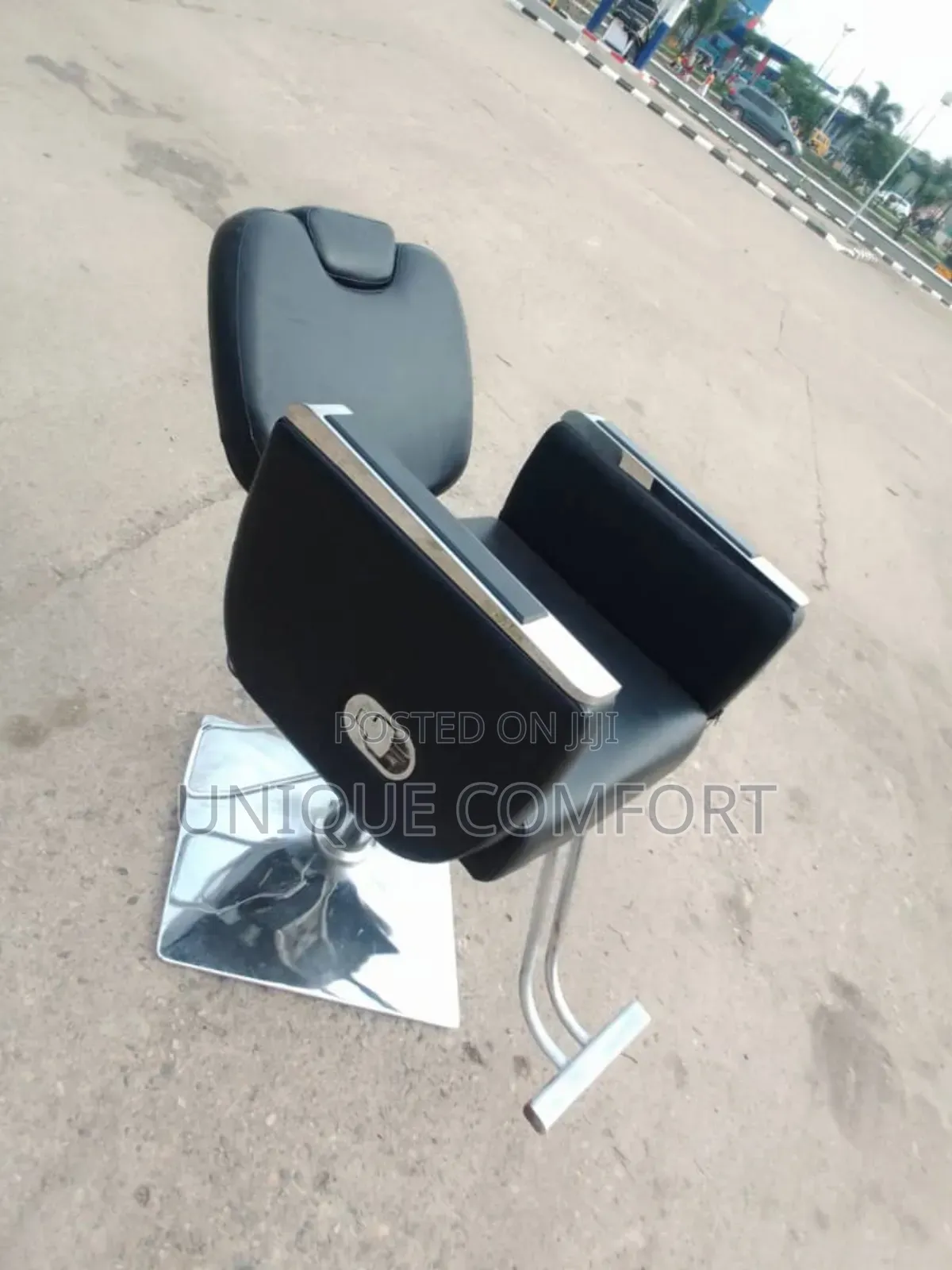 Imported Executive Rolling Recliner Barber Chair