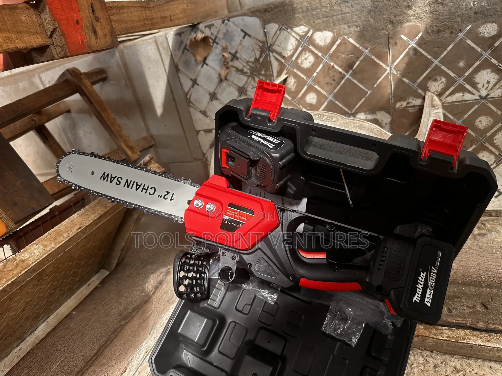 Cordless Chainsaw With a 12-Inch Blade.