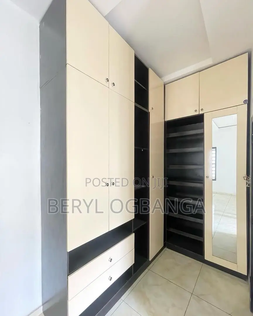 4bdrm Duplex in Lekki Phase 2 for rent