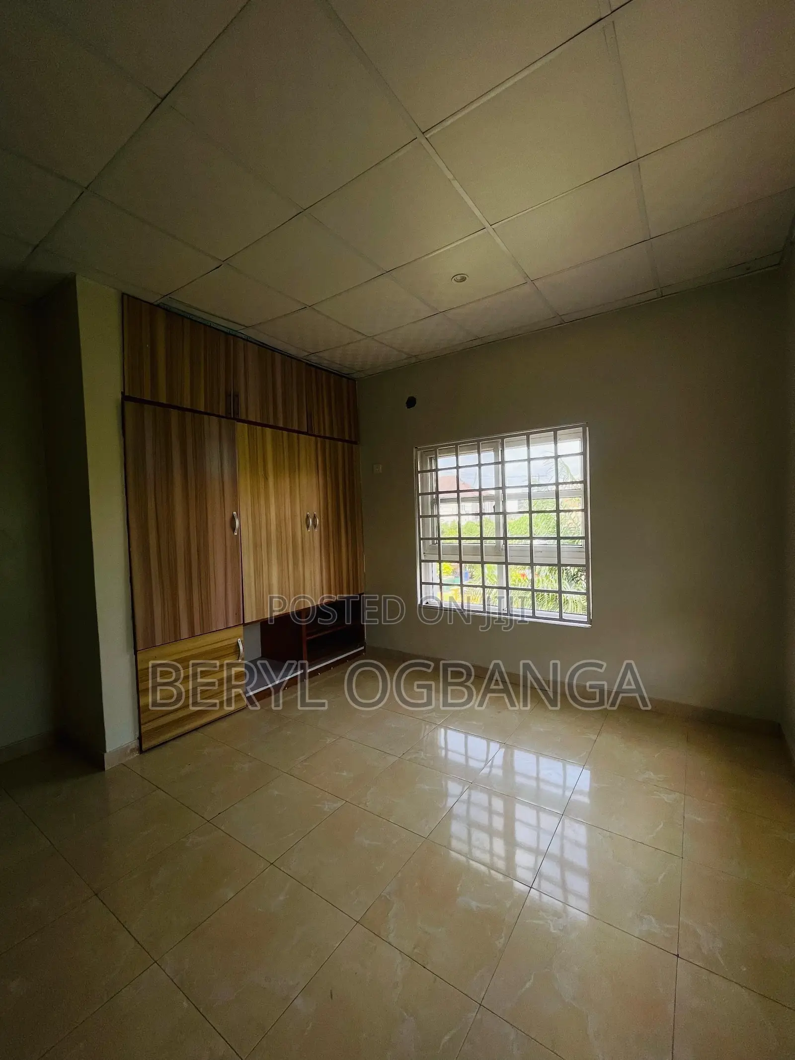 4bdrm Duplex in Chevron for rent