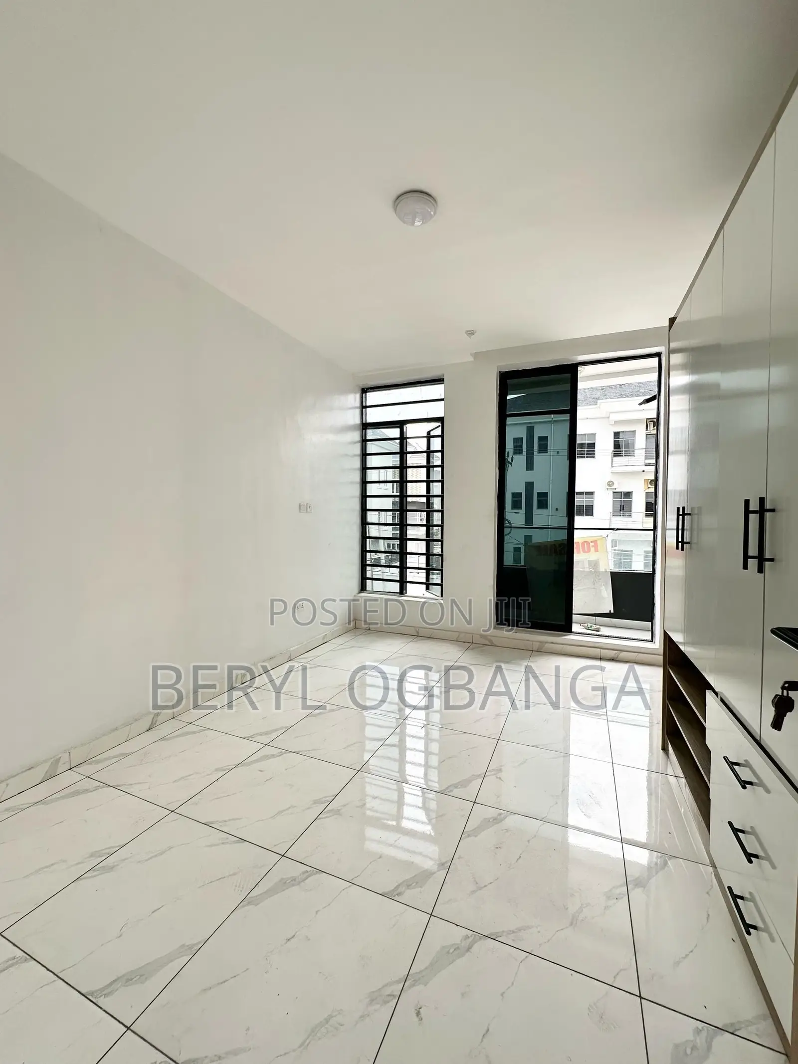 3bdrm Apartment in Lekki Phase 2 for rent