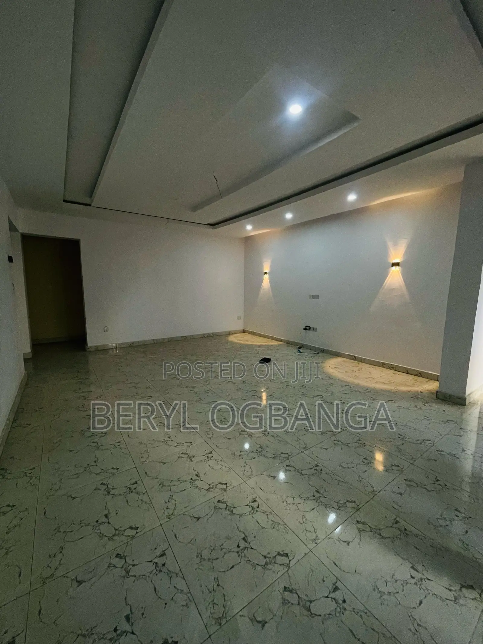 3bdrm Apartment in Lekki Phase 2 for rent