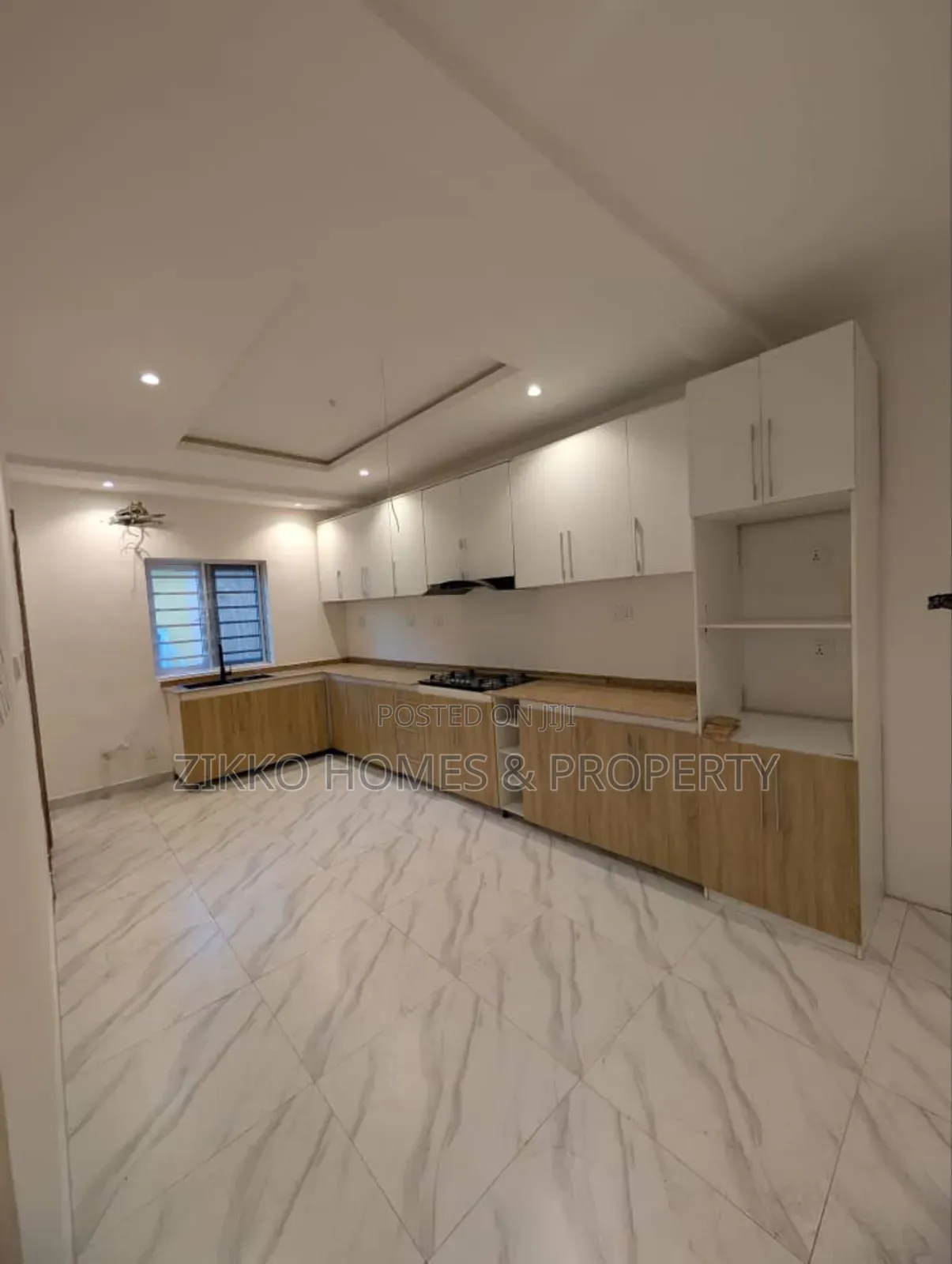 3bdrm Apartment in Chevron Drive, Lekki for sale