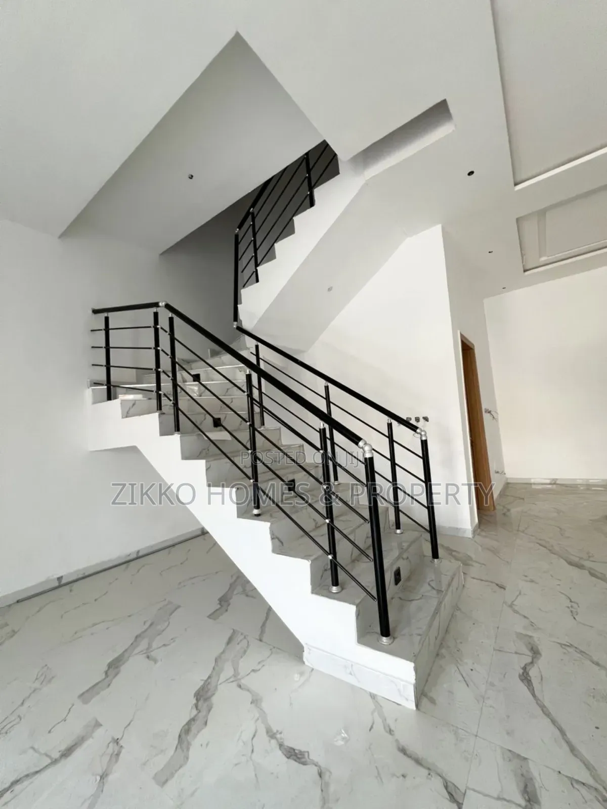 4bdrm Townhouse/Terrace in Harris Drive, Lekki for sale
