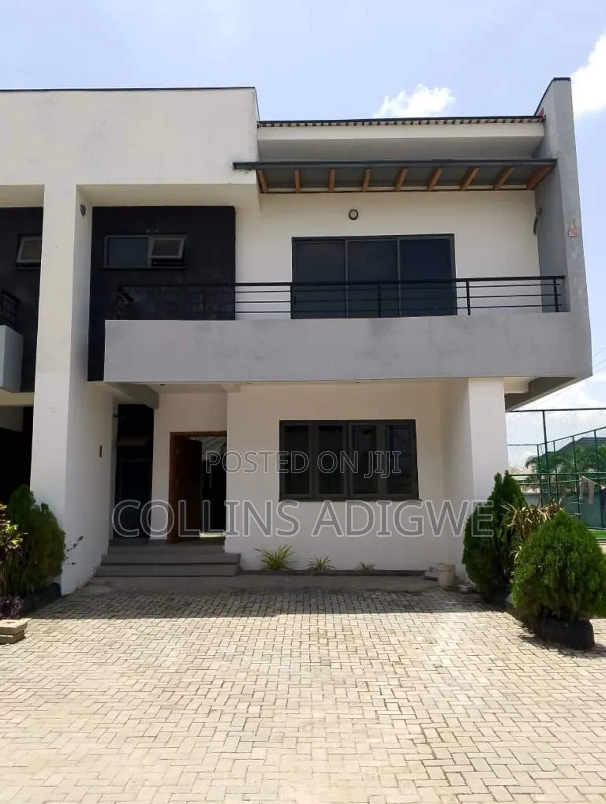 4bdrm Duplex in Service Estate for rent