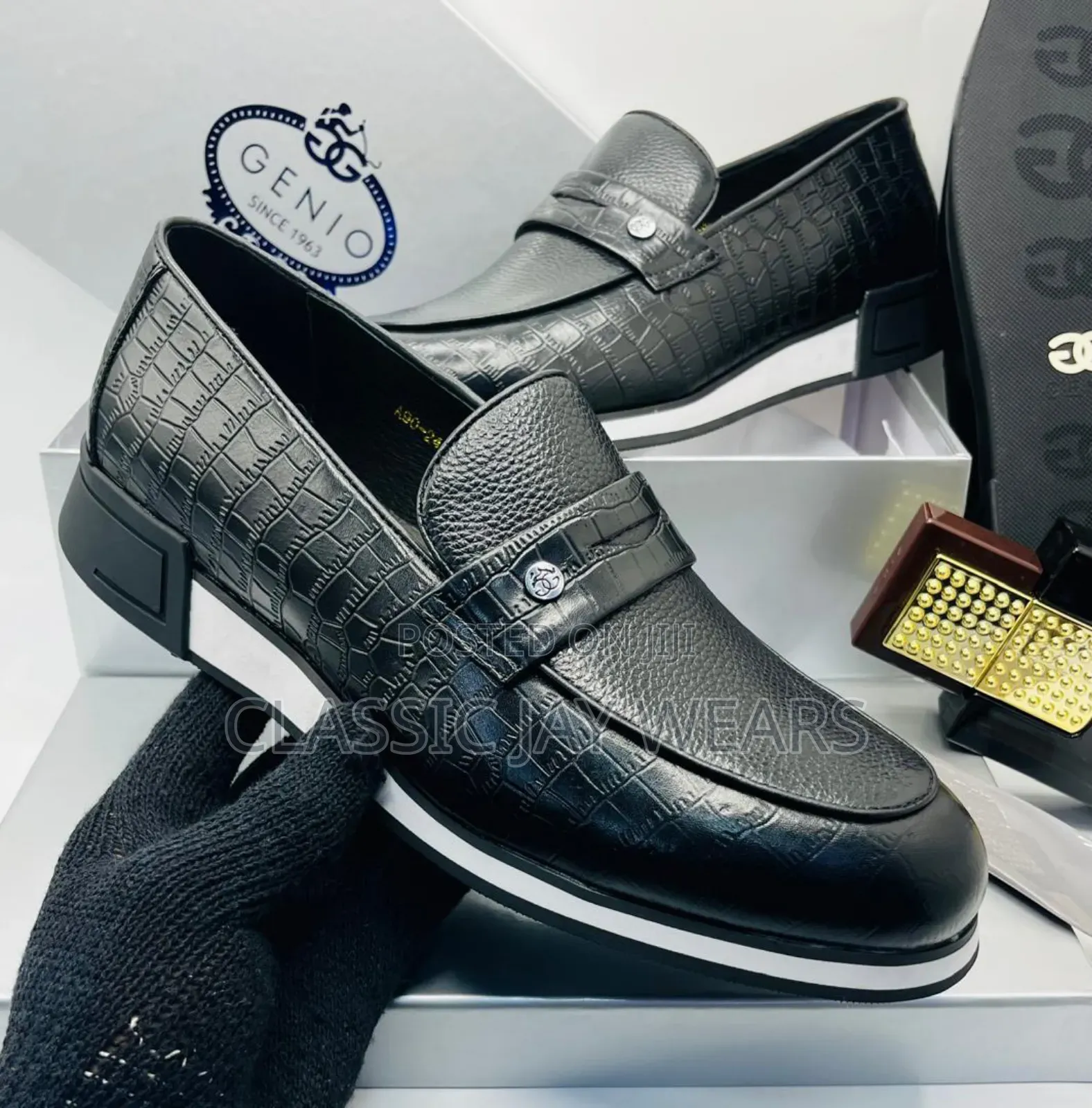 Quality Raw Leather Shoe in Sizy