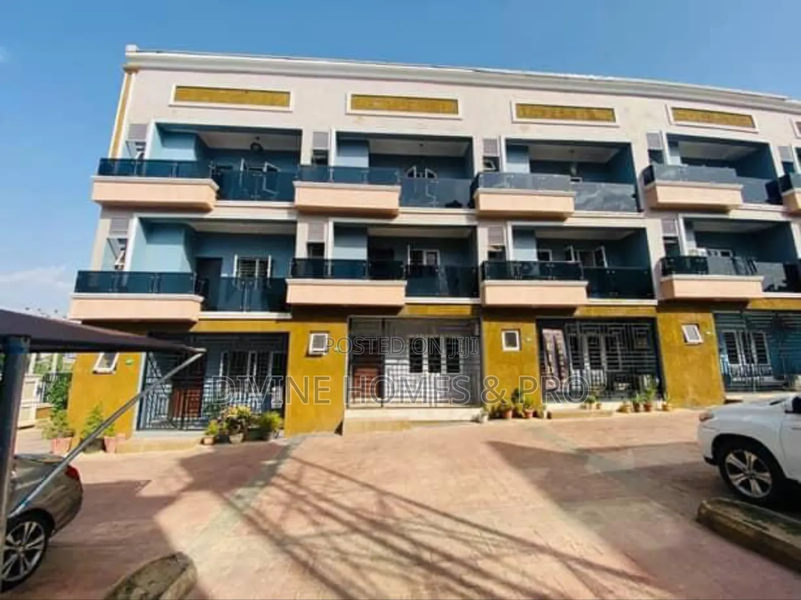 4bdrm Duplex in Kaura for sale