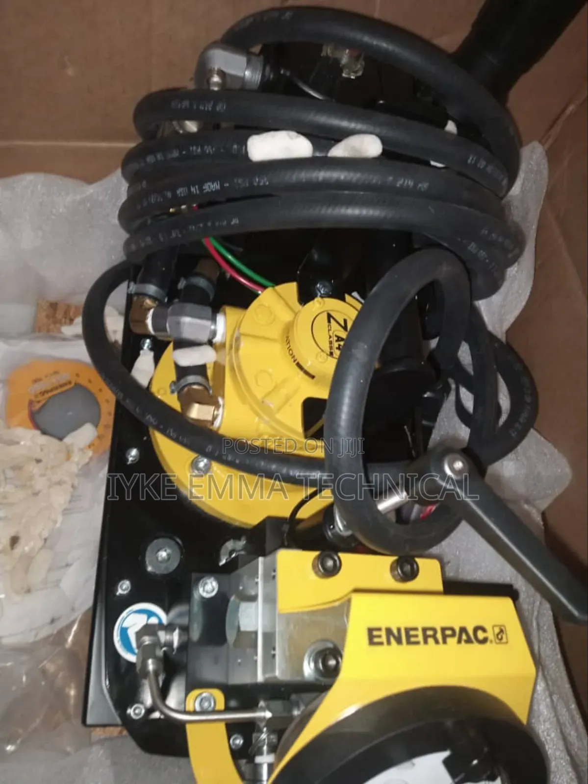 Enerpac Air Hydraulic Torque Pump Machine