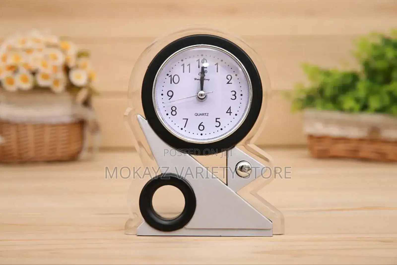 Quartz Alarm Clock Hee