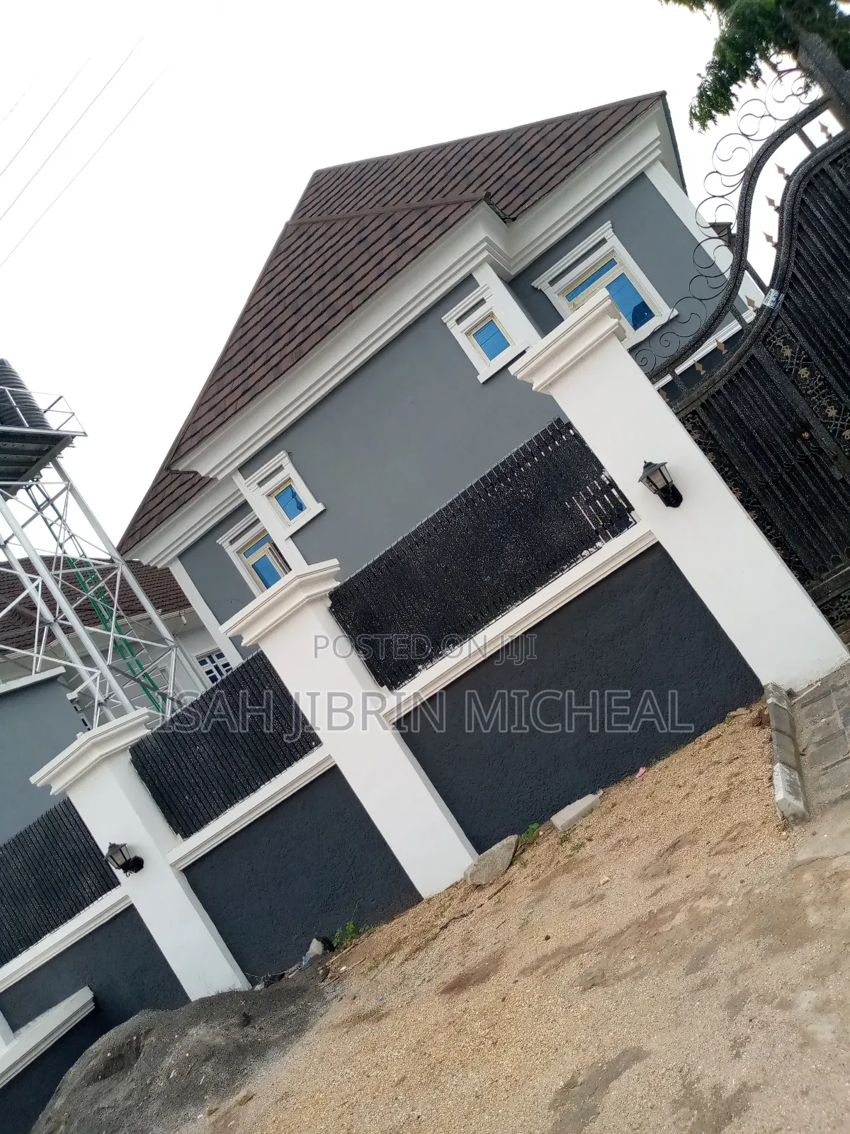 4bdrm Duplex in F01 Kubwa for rent