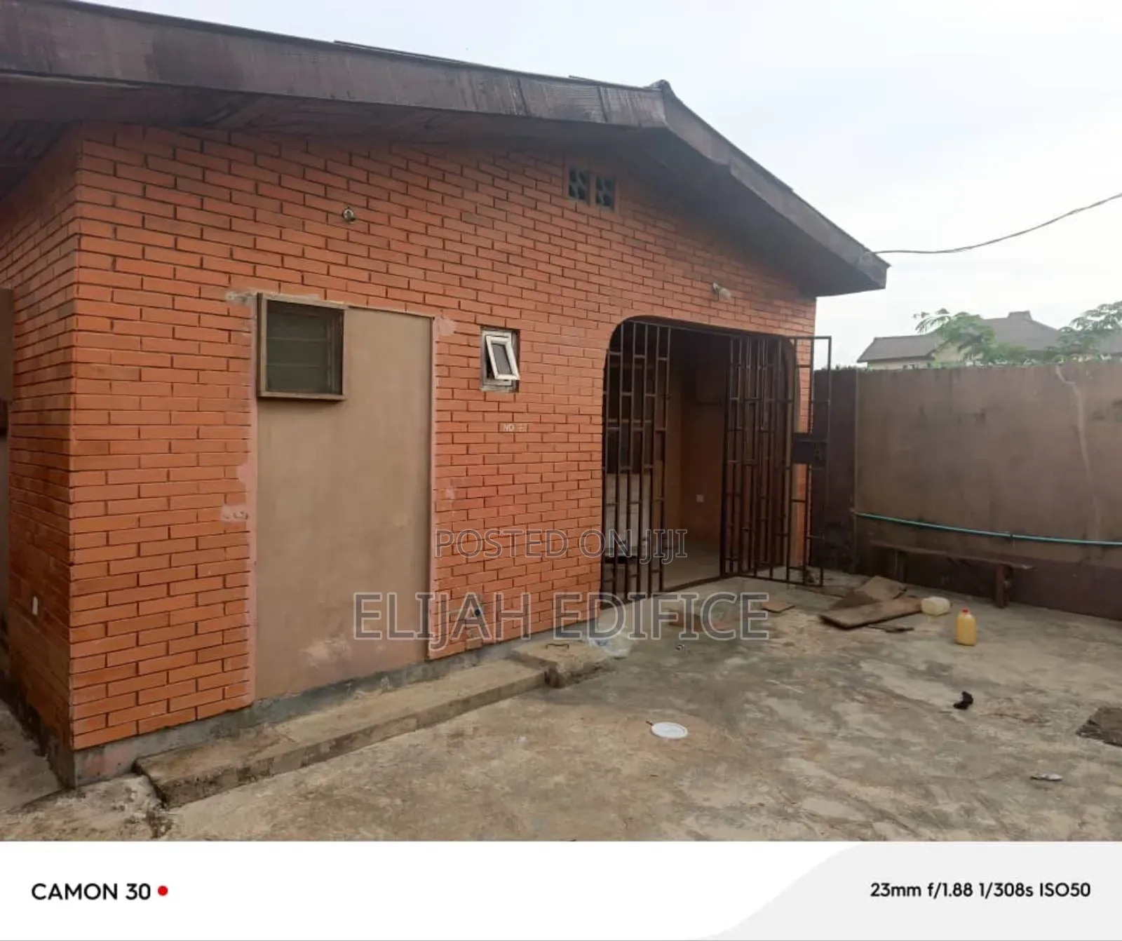 3bdrm Bungalow in Toll Gate, Ifako-Ijaiye for sale
