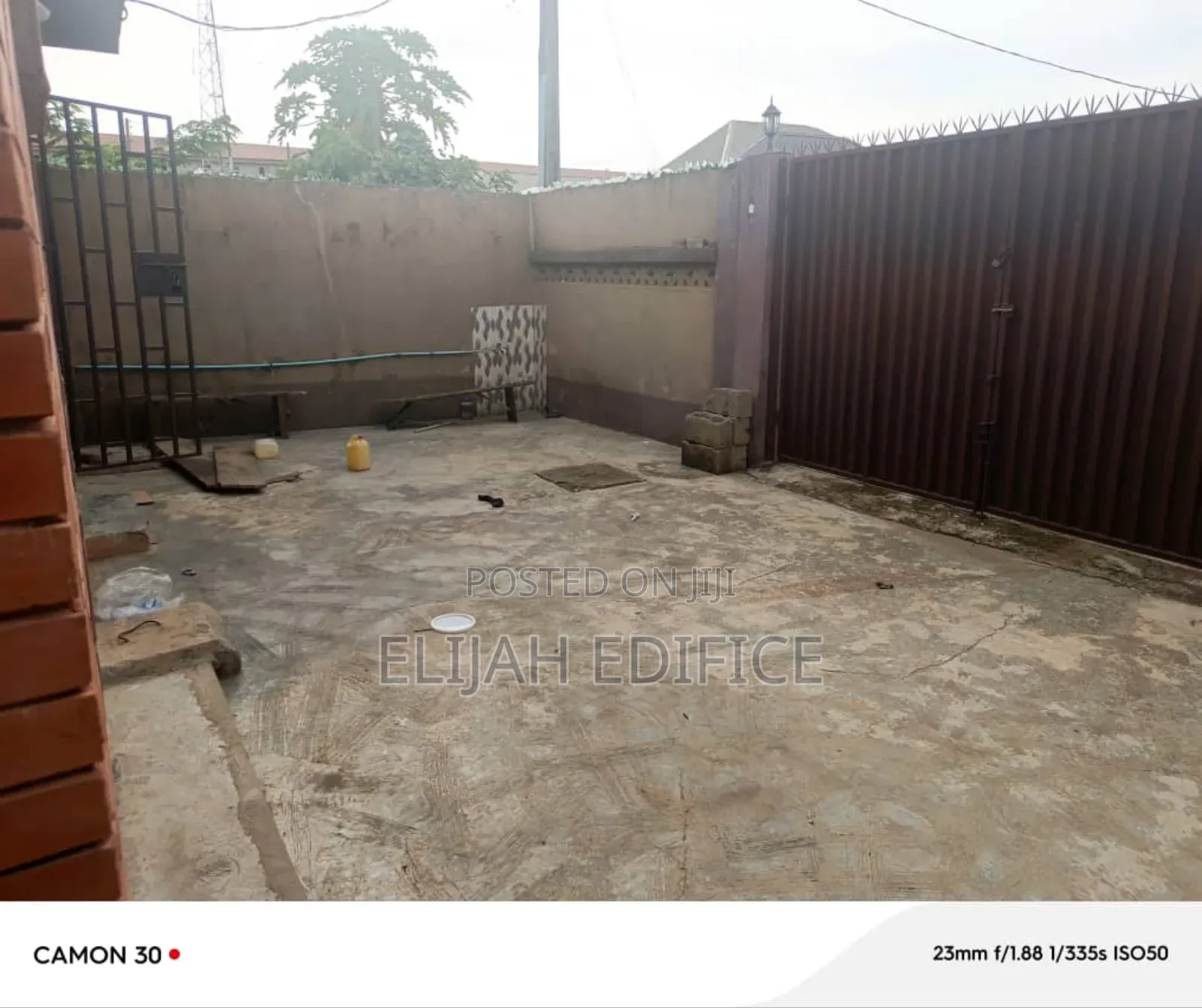 3bdrm Bungalow in Toll Gate, Ifako-Ijaiye for sale