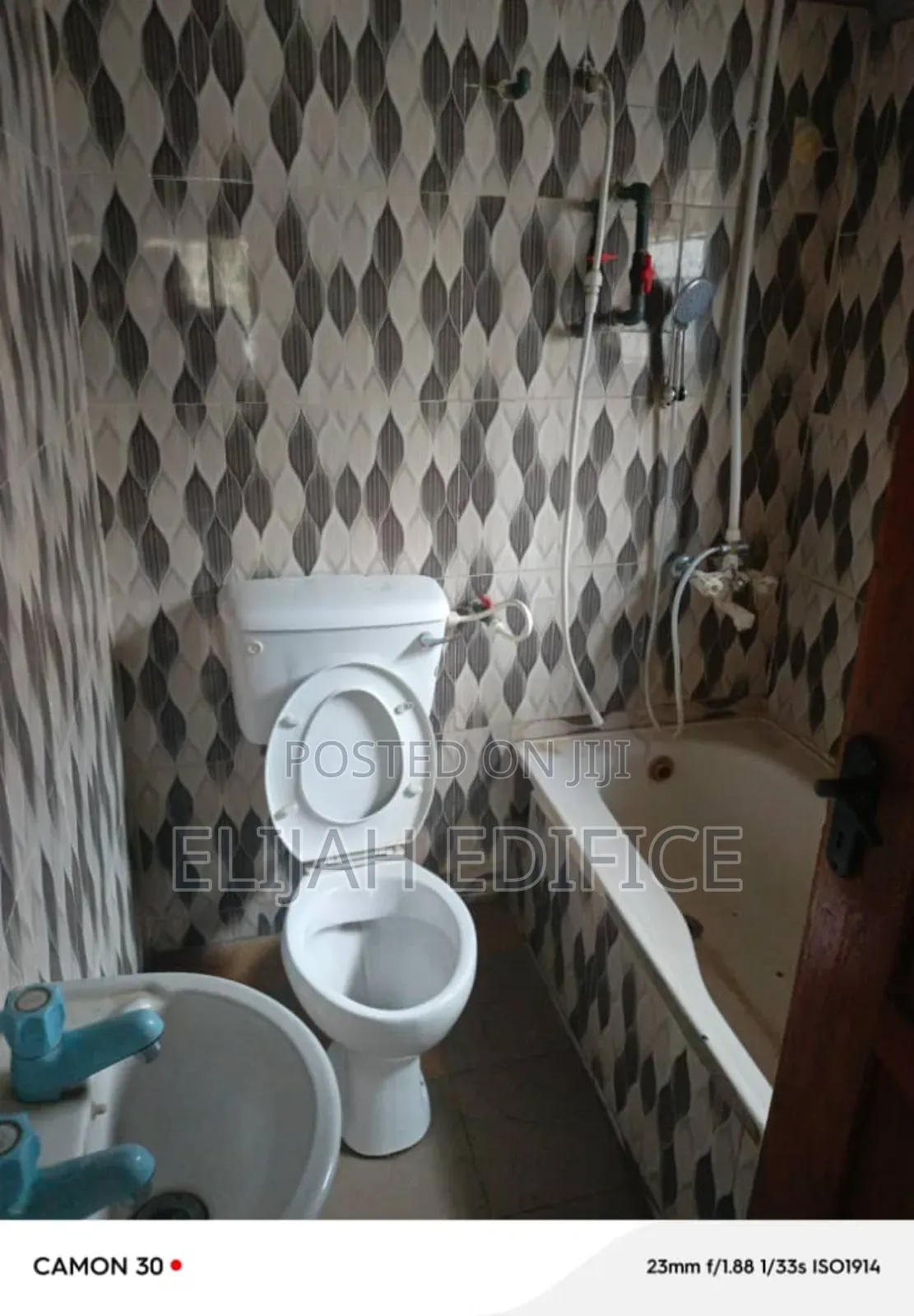3bdrm Bungalow in Toll Gate, Ifako-Ijaiye for sale