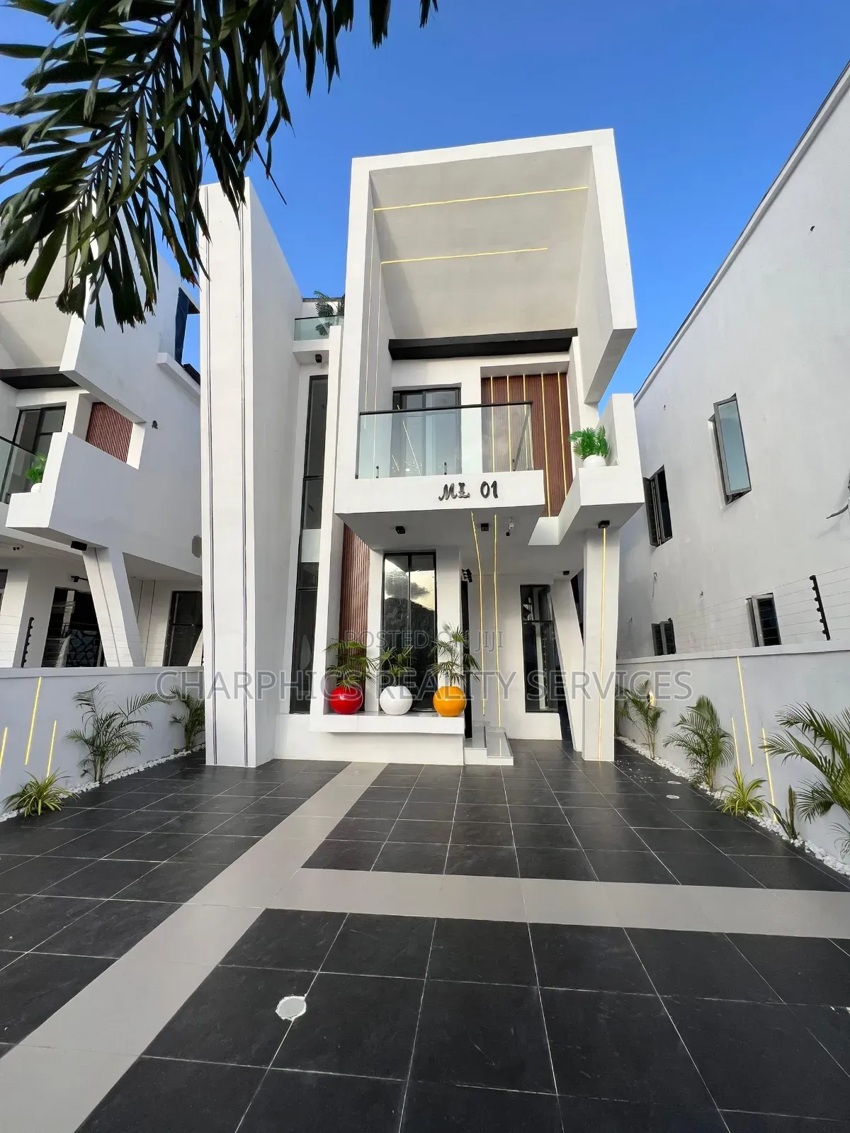 5bdrm Duplex in Ikota for sale