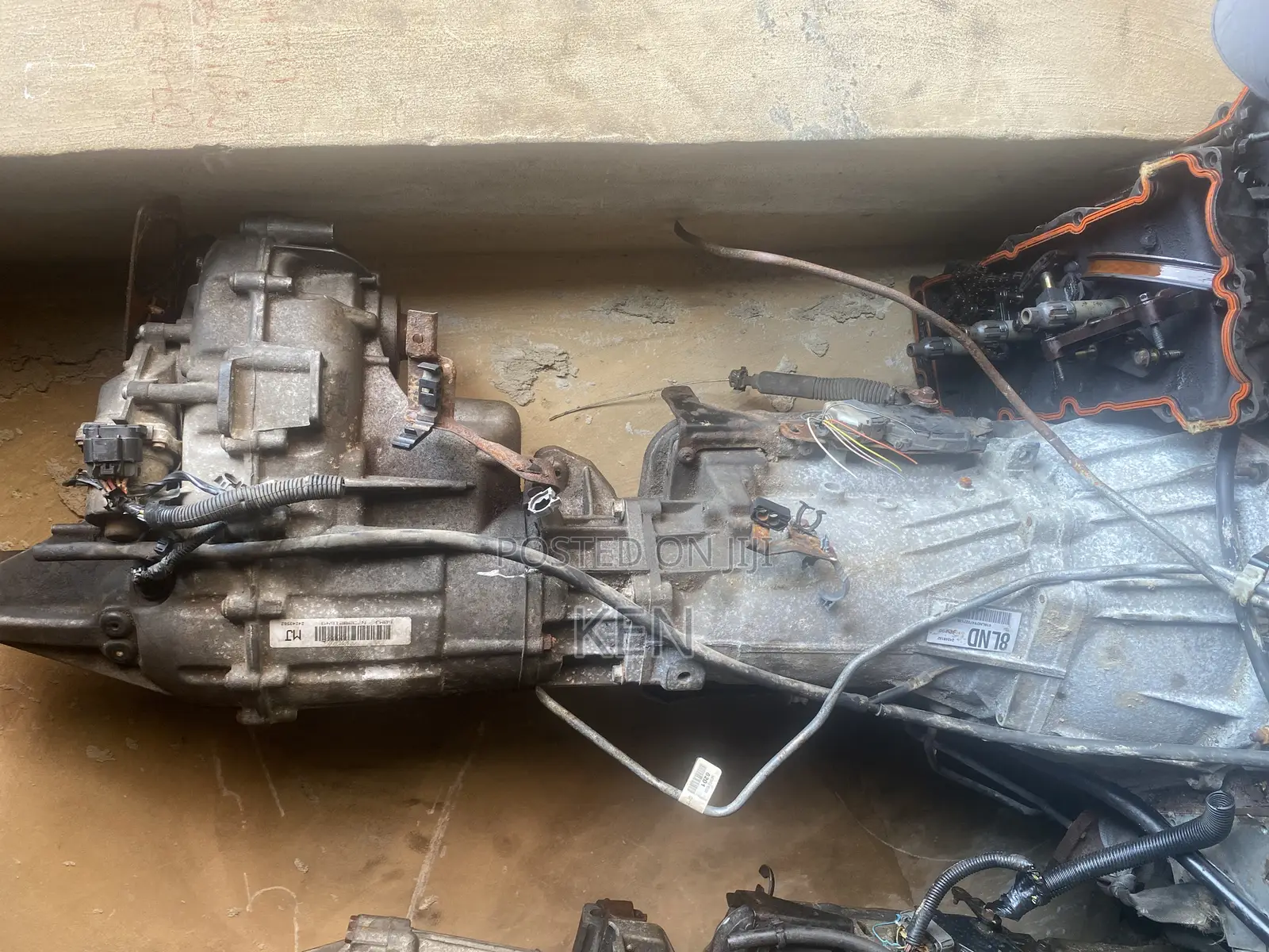 Hummer 2 and Escalade Gearbox With Auxiliary