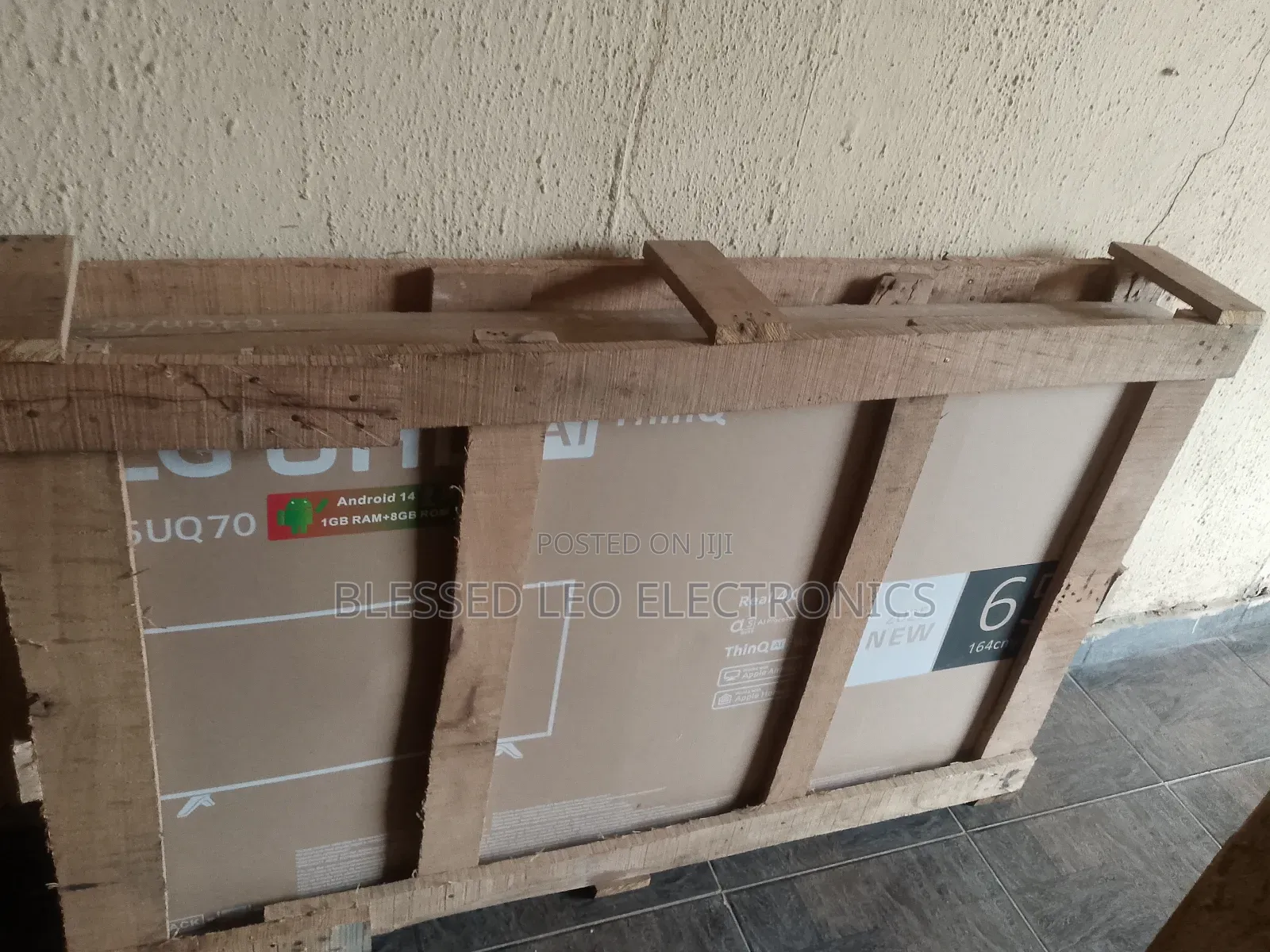 65 Inches Lg With Building Show Cassing Apps