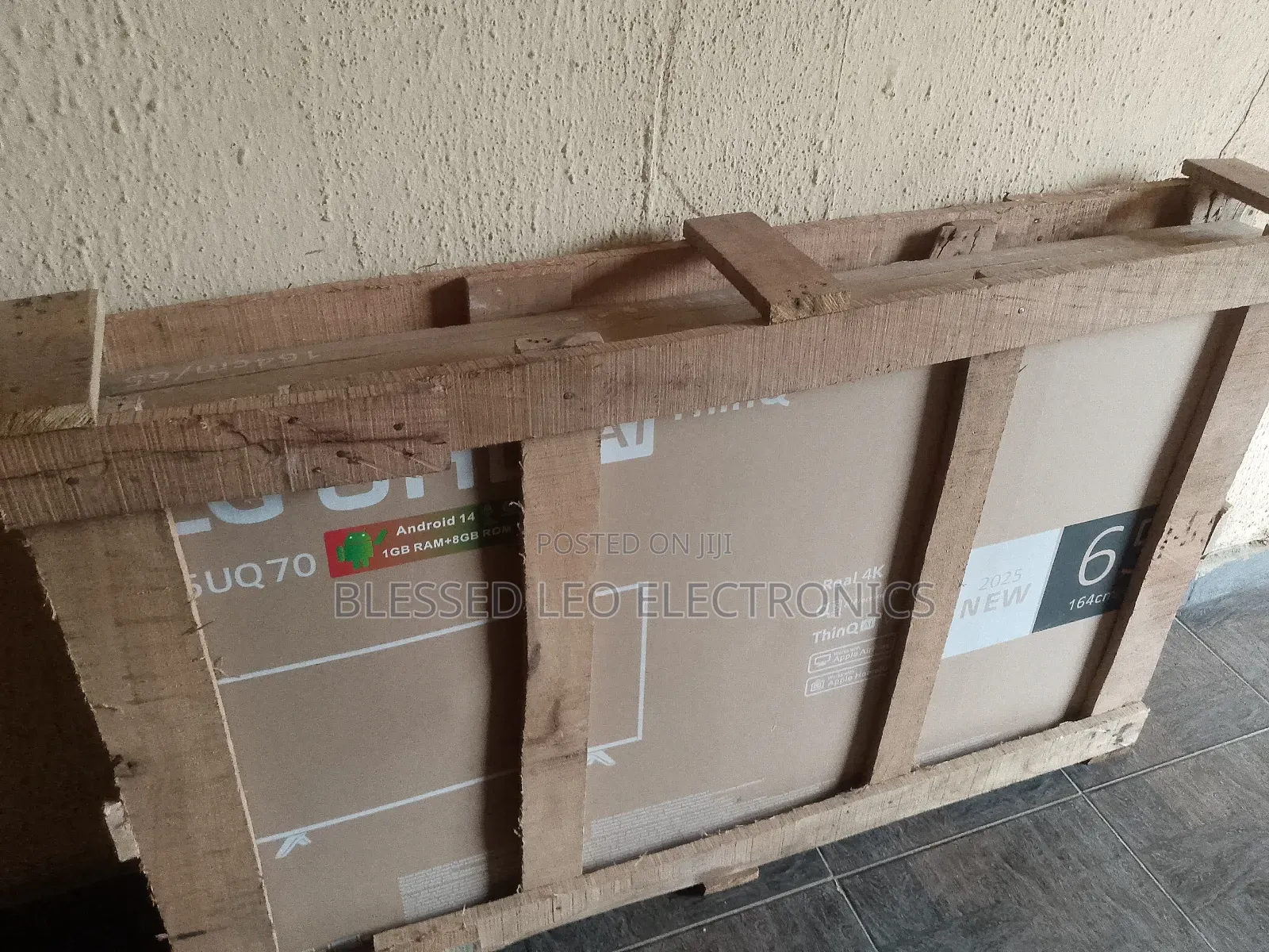 65 Inches Lg With Building Show Cassing Apps